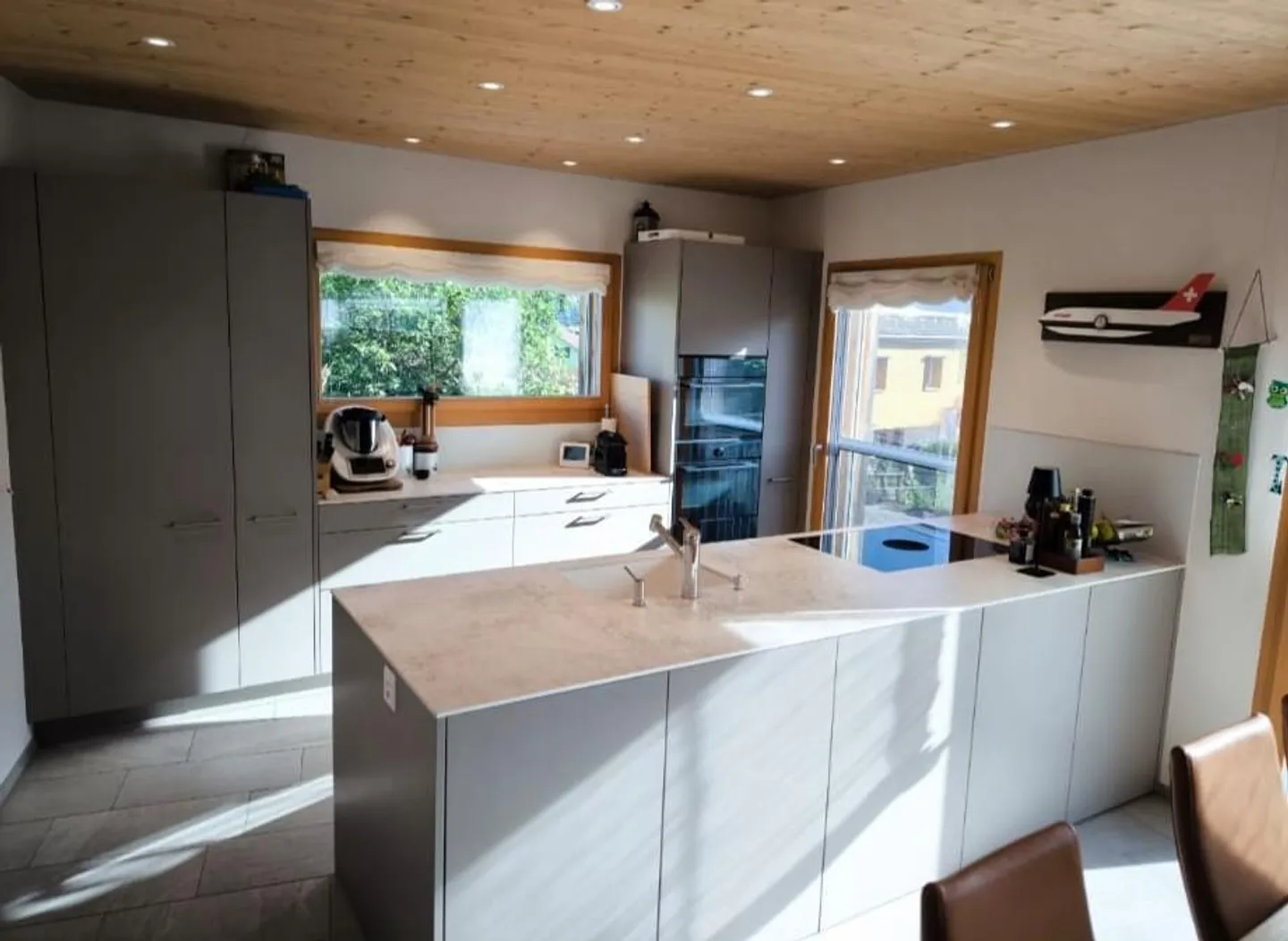 Maison en bois moderne, indépendante, de 6 1/2 pièces avec vue sur le lac/proche du rivage - Photo 10 sur 30