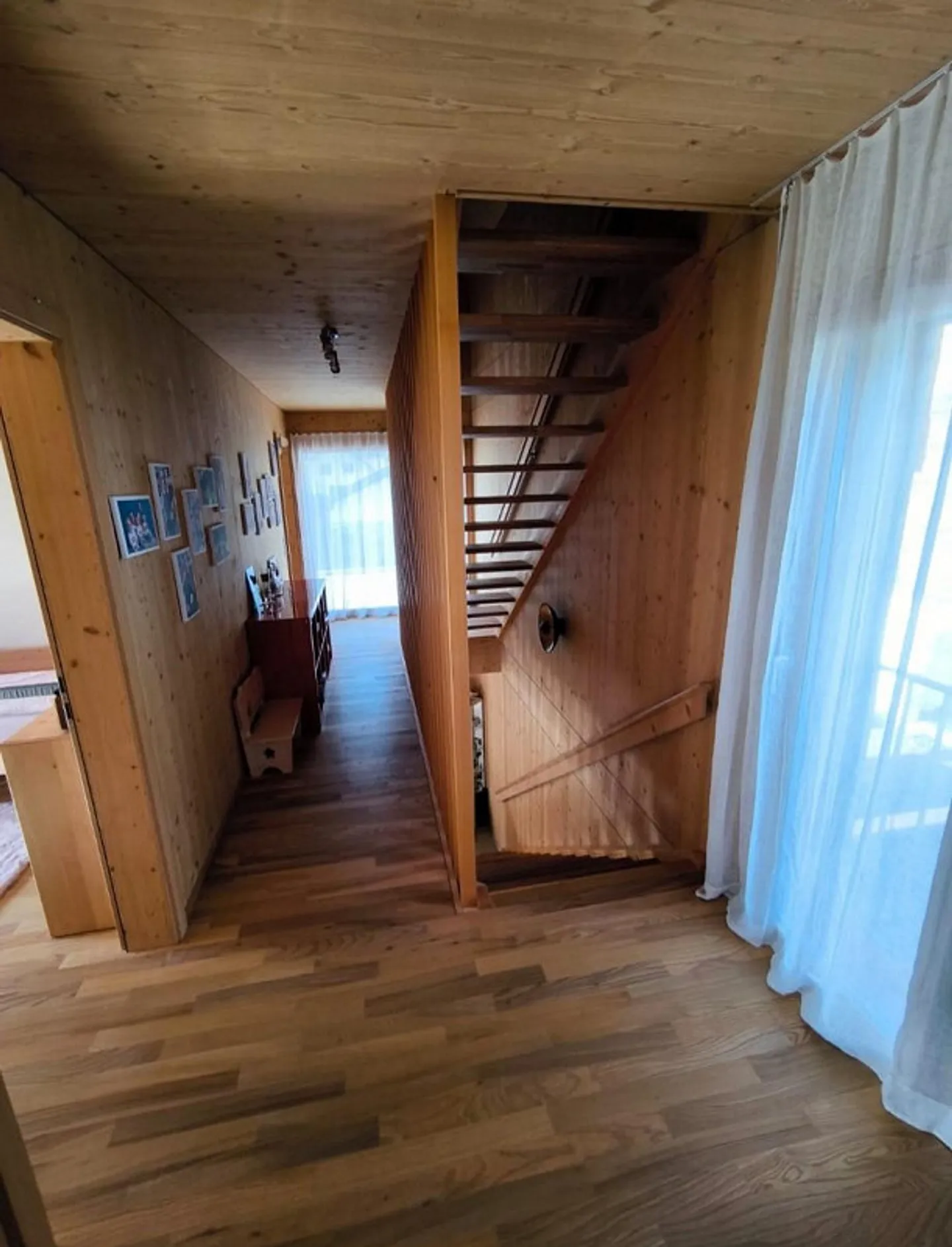 Maison en bois moderne, indépendante, de 6 1/2 pièces avec vue sur le lac/proche du rivage - Photo 20 sur 30