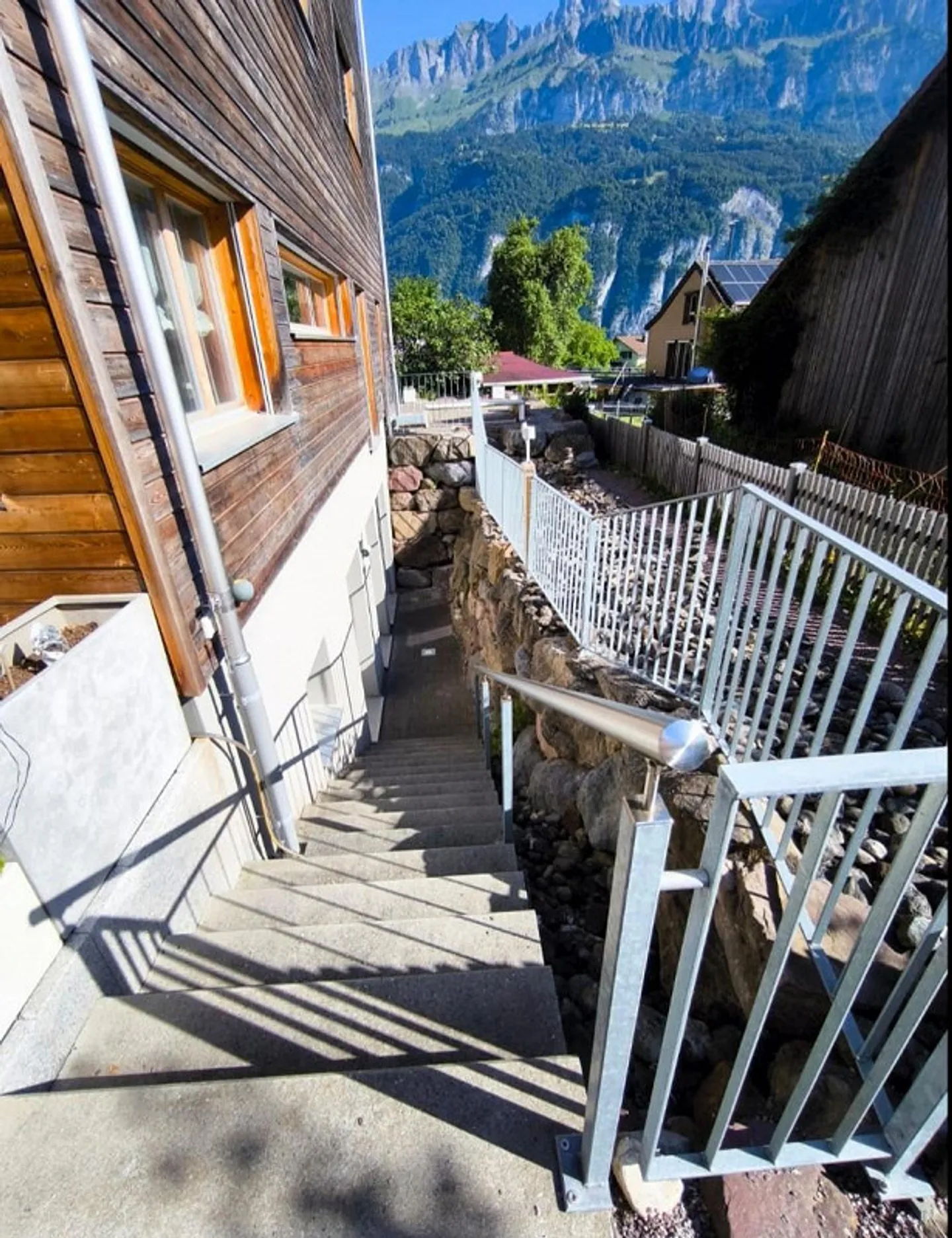 Maison en bois moderne, indépendante, de 6 1/2 pièces avec vue sur le lac/proche du rivage - Photo 27 sur 30