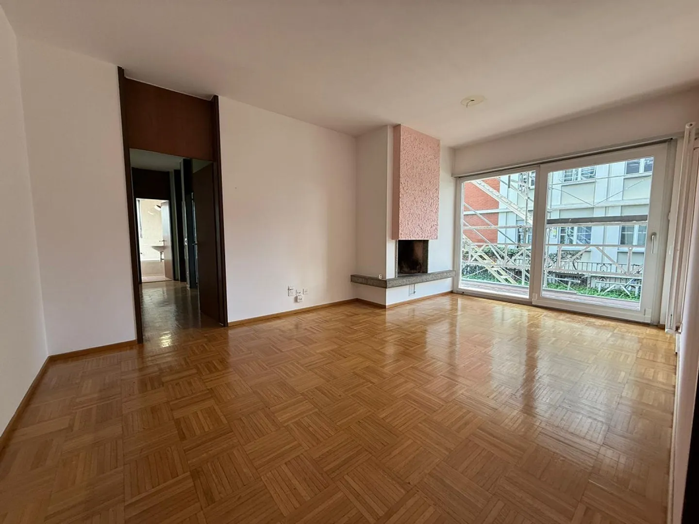 Appartement confortable 3.5 pièces avec piscine à Lugano - Photo 2 sur 5