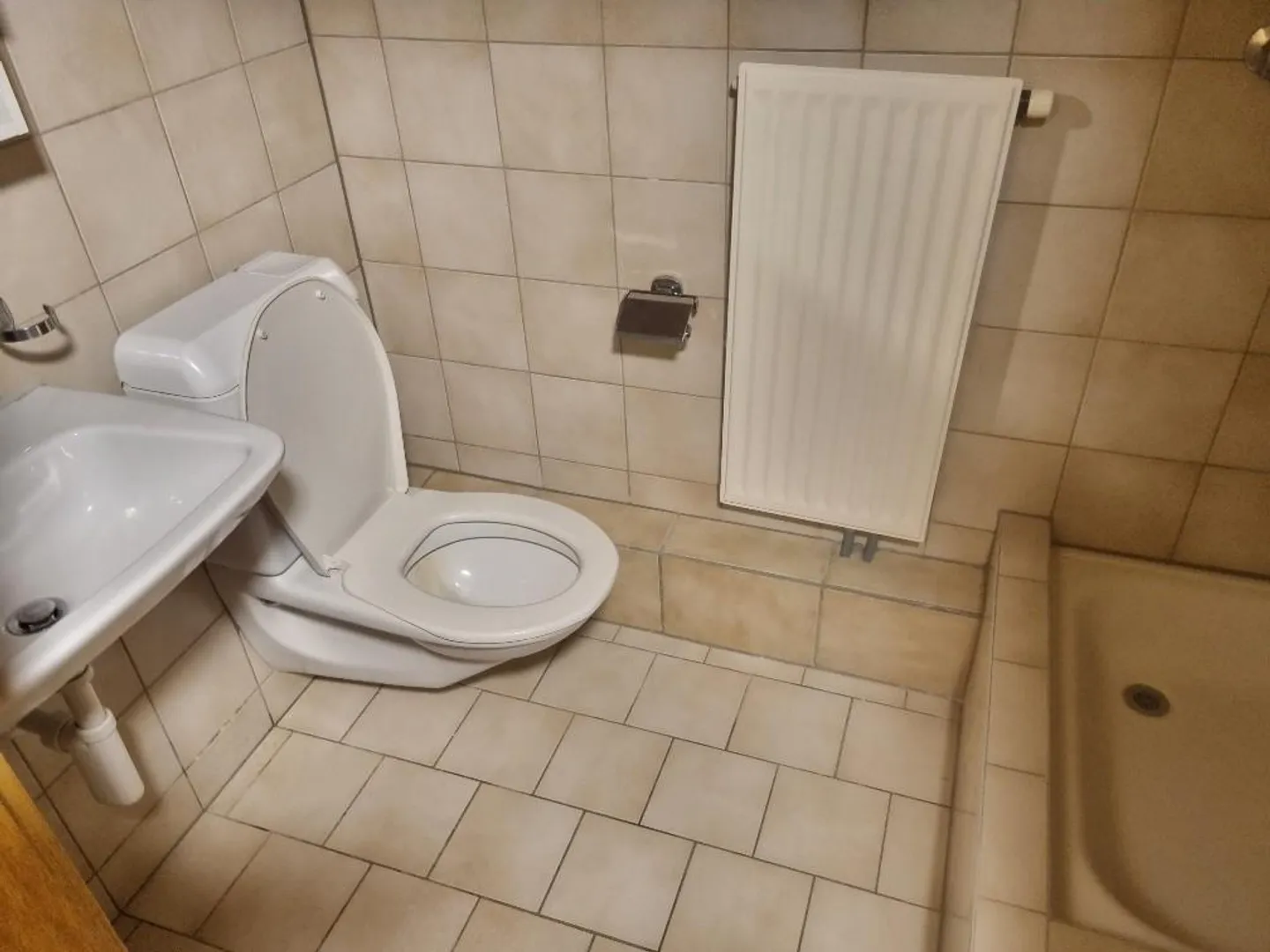 Camera spaziosa con cucina - in pieno centro! - Foto 4 di 6