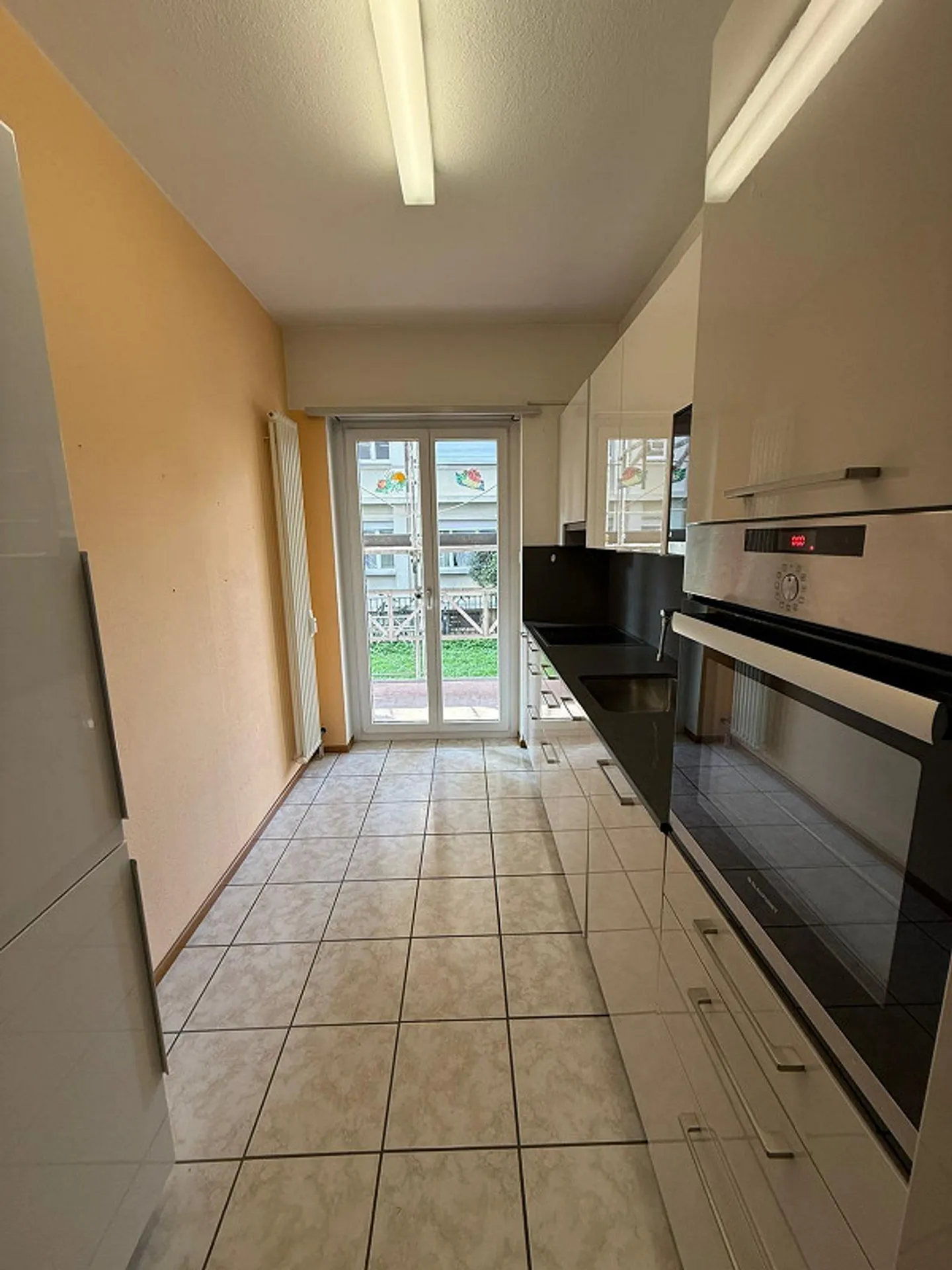 Appartement confortable 3.5 pièces avec piscine à Lugano - Photo 3 sur 5