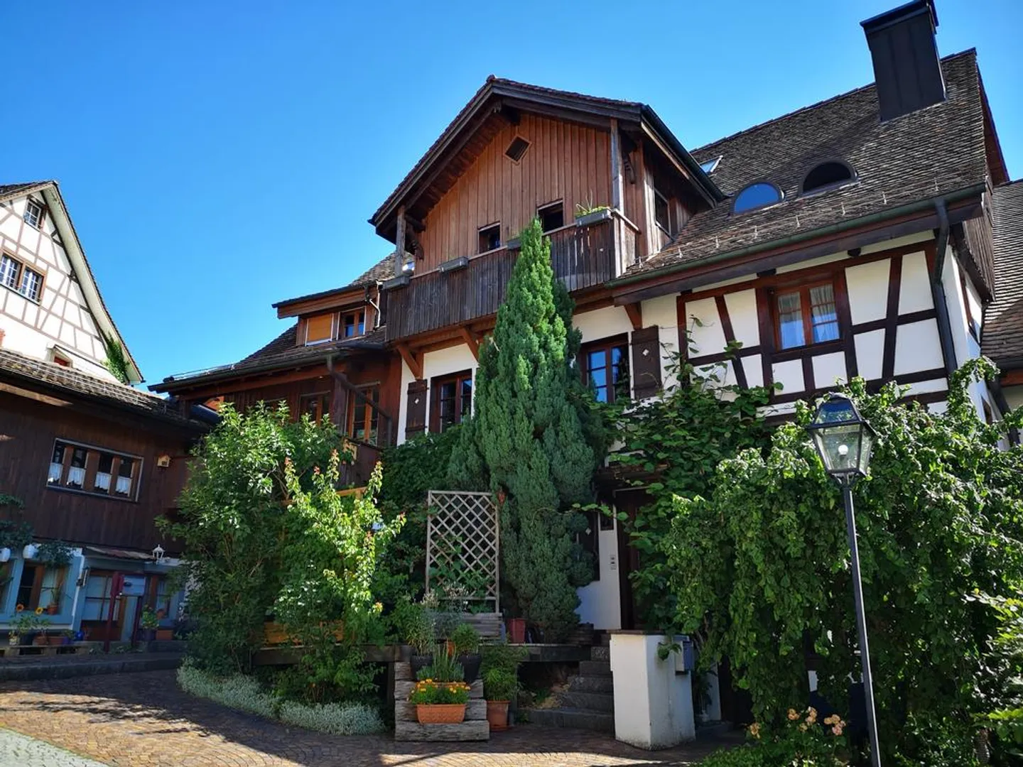 Einzigartige 6.5 Zimmerwohnung im Dorfkern von Bülach - Foto 1 von 12