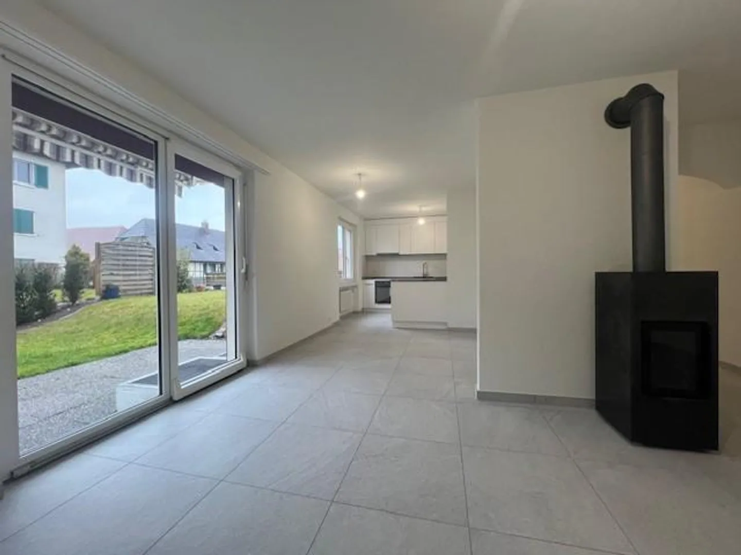 For rent in Büetigen: Renovated 4.5-room apartment with garden - Photo 1 of 9