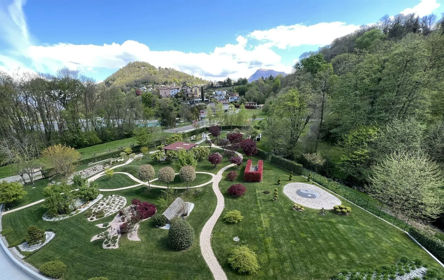 LUGANO-MUZZANO, DIRECTEMENT AU BORD DU LAC APPARTEMENT 2.5 CHAMBRES AVEC JARDIN - Photo 13 sur 15