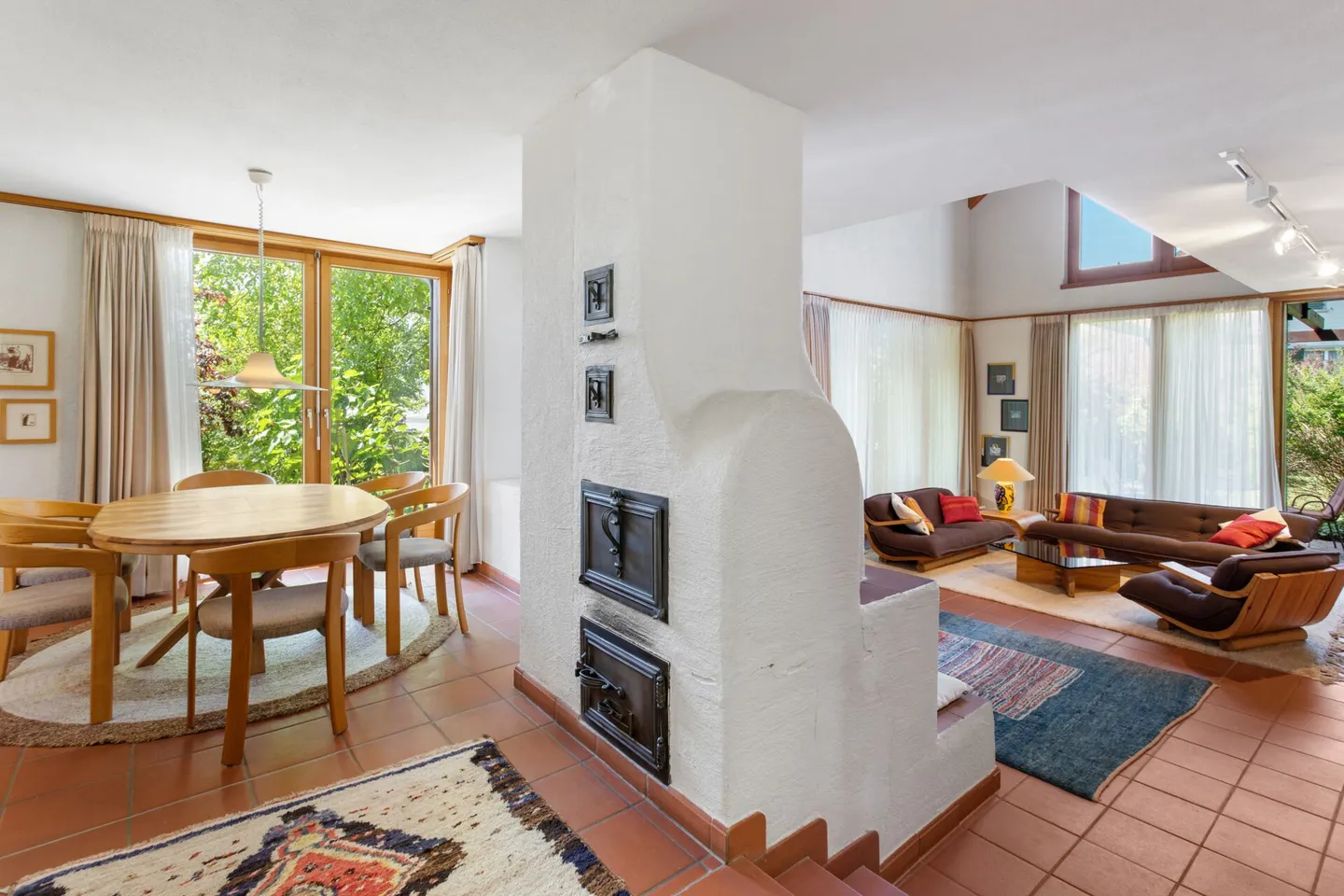 Spacious 6½-room single-family house with a dream garden oasis - Photo 4 of 22