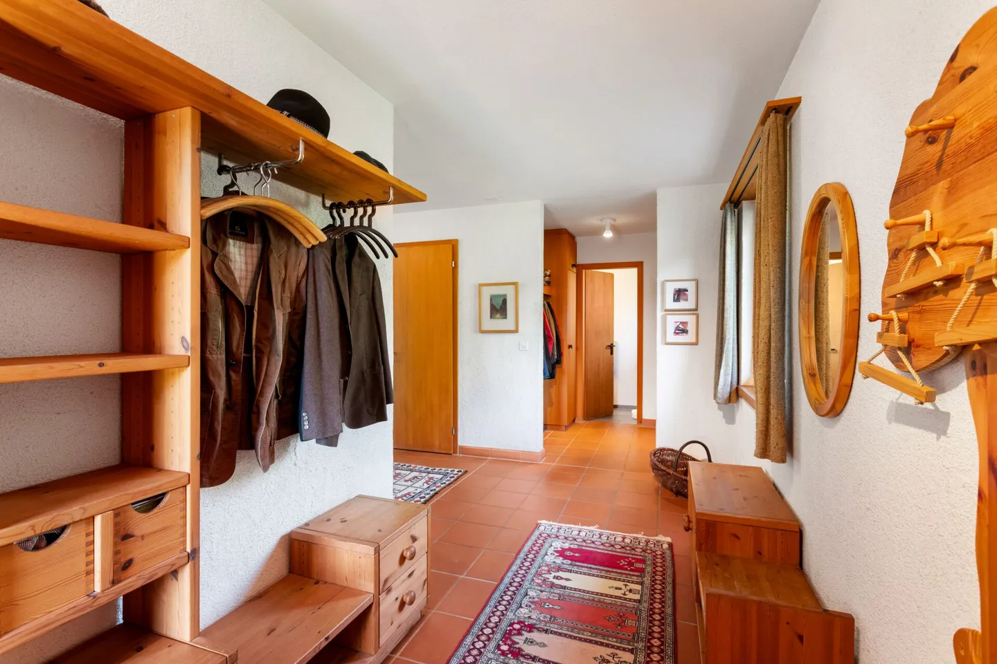 Spacious 6½-room single-family house with a dream garden oasis - Photo 5 of 22