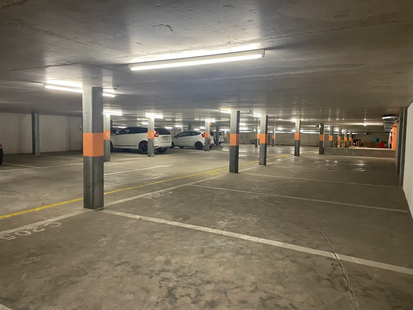 Modern Commercial Space in Veroix - Photo 2 of 2