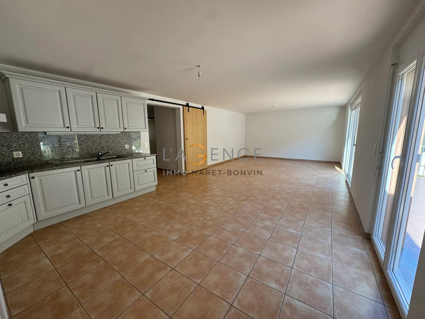 To seize - bright 4.5 room apartment - Photo 2 of 10