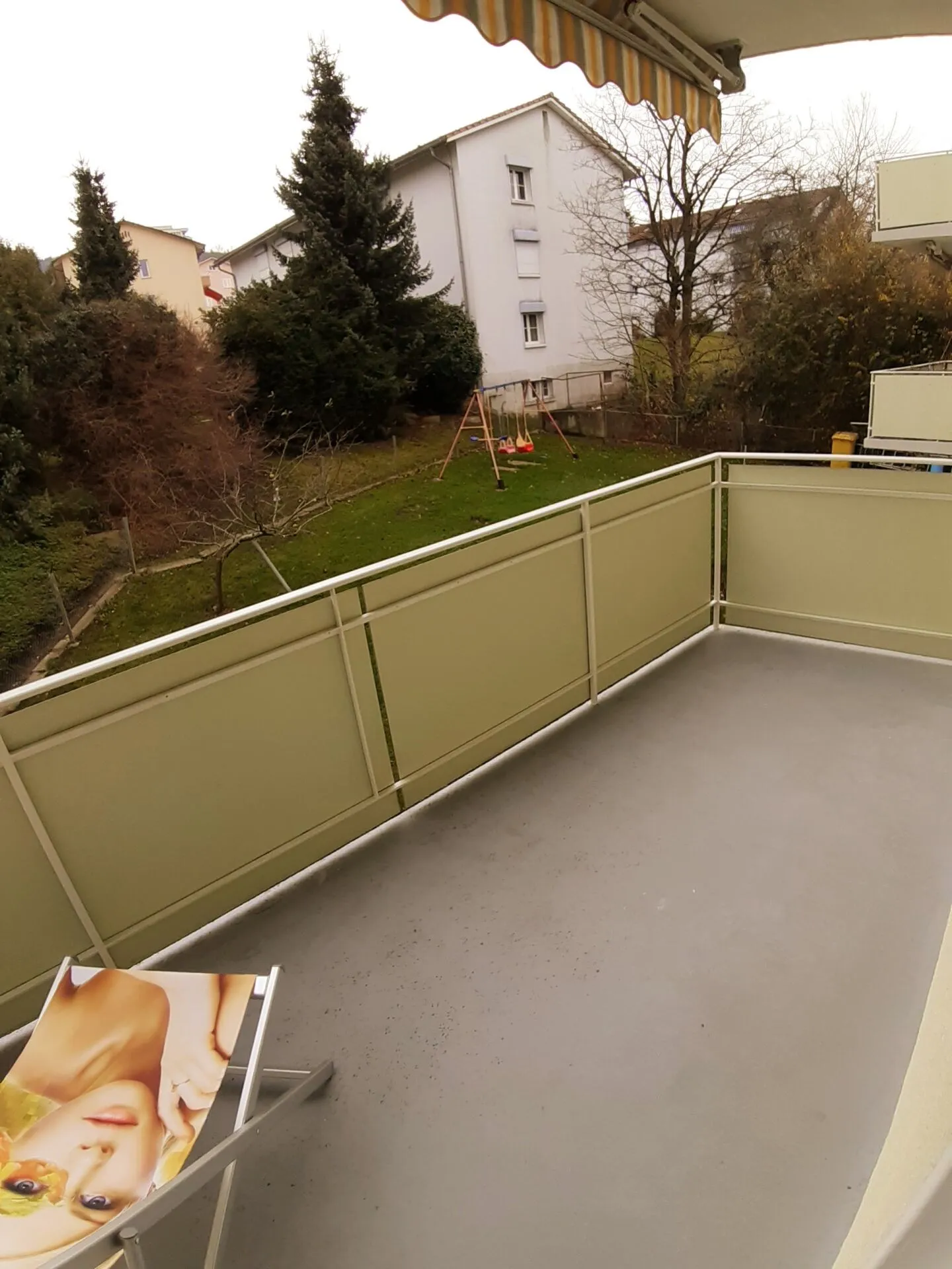 Appartement dans un emplacement central et calme avec un beau balcon - Photo 3 sur 9