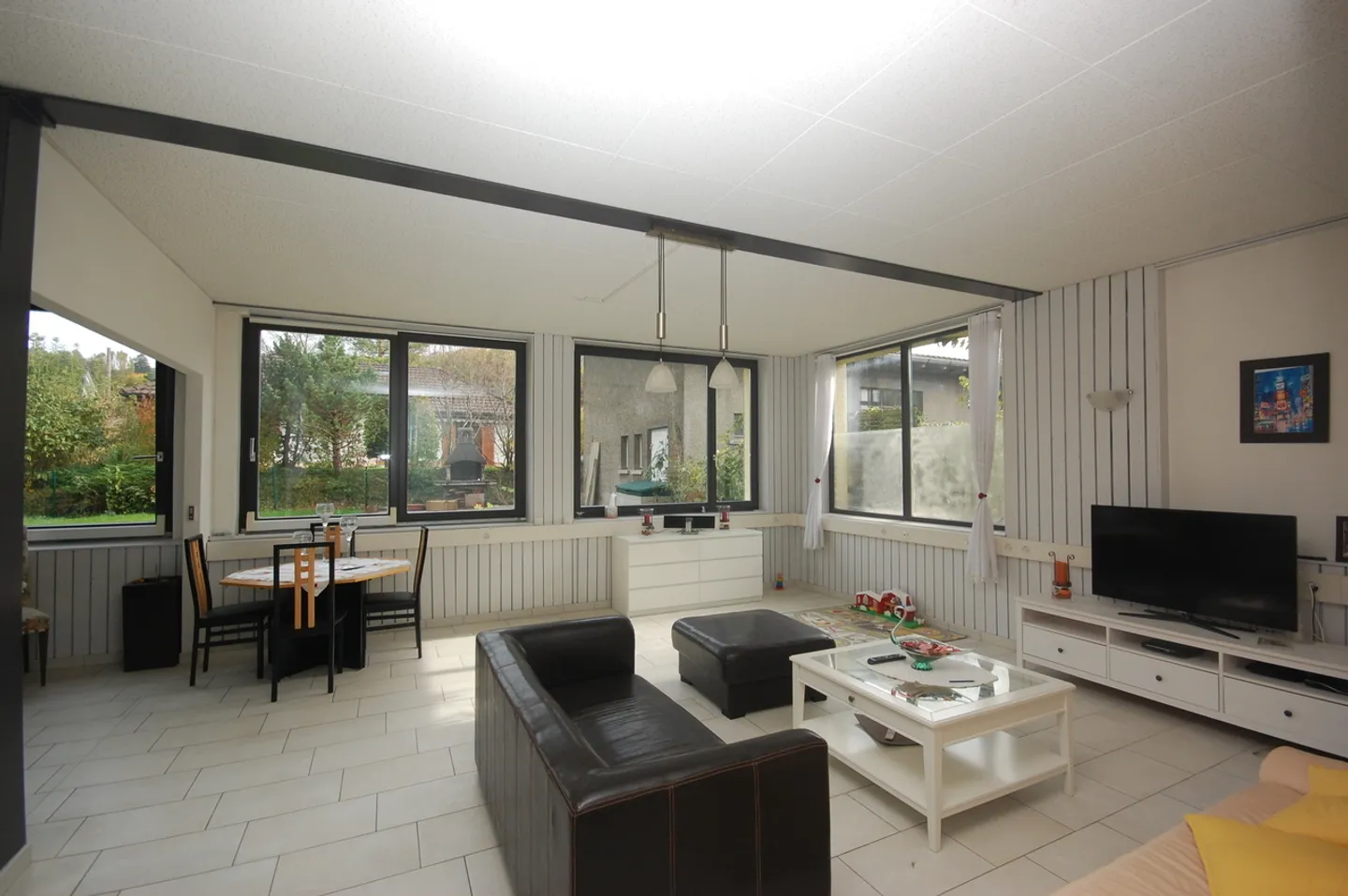Magnifica casa con 2 grandi e luminosi appartamenti. - Foto 4 di 26