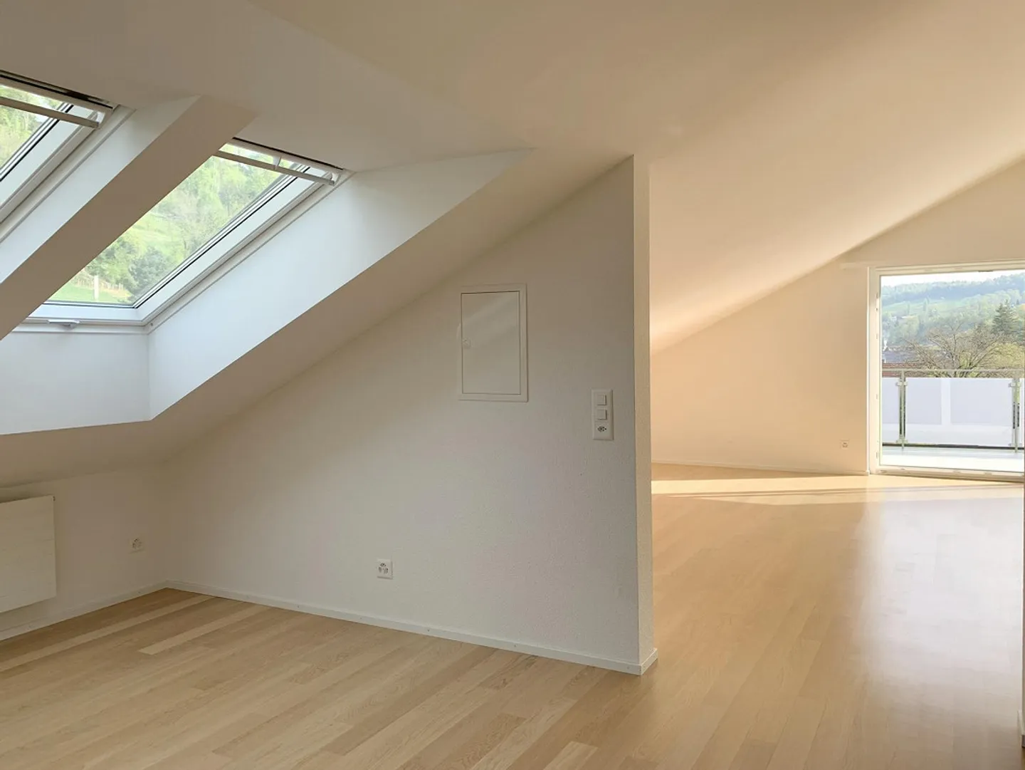 Moderno appartamento singolo con grande balcone nel verde - Foto 5 di 9