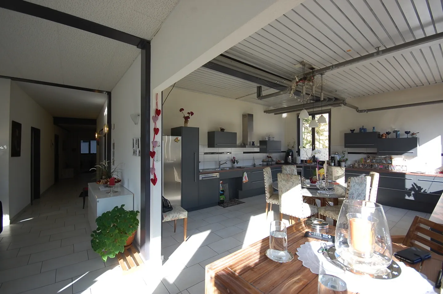 Magnifica casa con 2 grandi e luminosi appartamenti. - Foto 6 di 26