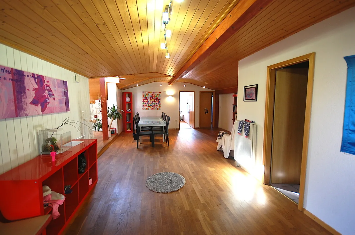 Magnifica casa con 2 grandi e luminosi appartamenti. - Foto 12 di 26