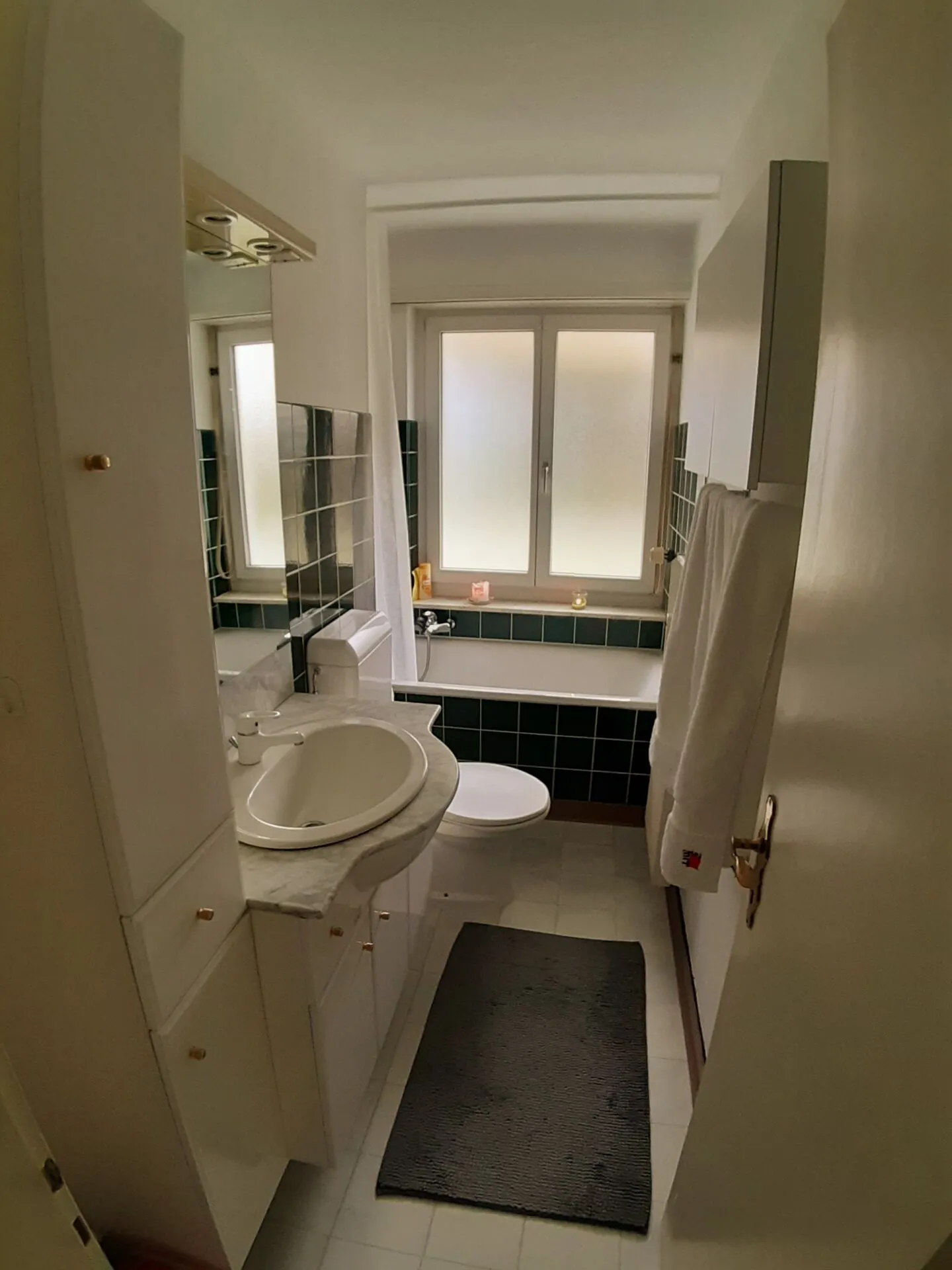 Appartement dans un emplacement central et calme avec un beau balcon - Photo 9 sur 9