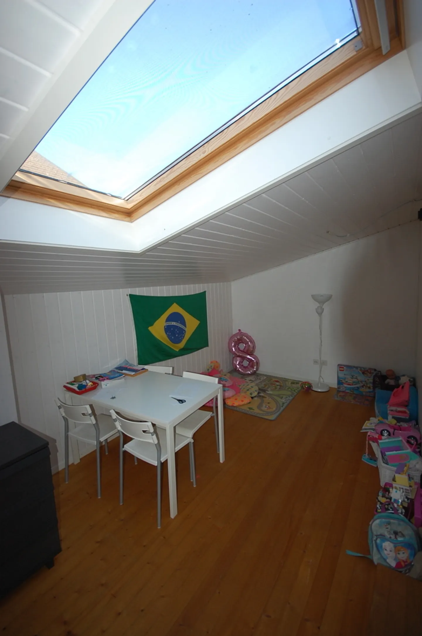 Magnifica casa con 2 grandi e luminosi appartamenti. - Foto 17 di 26