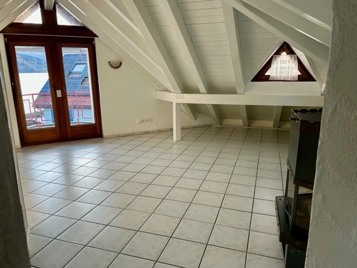 Charming Attic Apartment with Lake View in Schmerikon - Photo 4 of 13