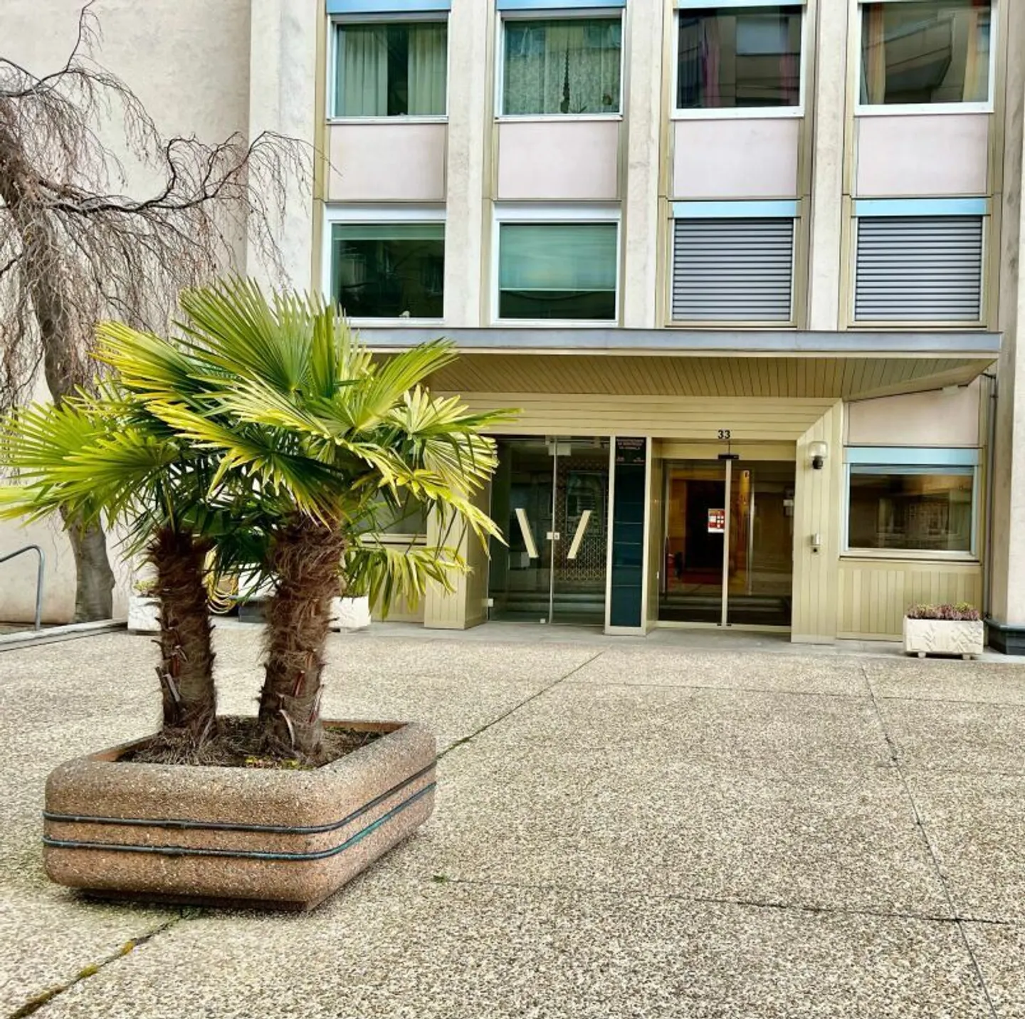 DE STANDING - MIT PANORAMABLICK - Foto 1 von 12
