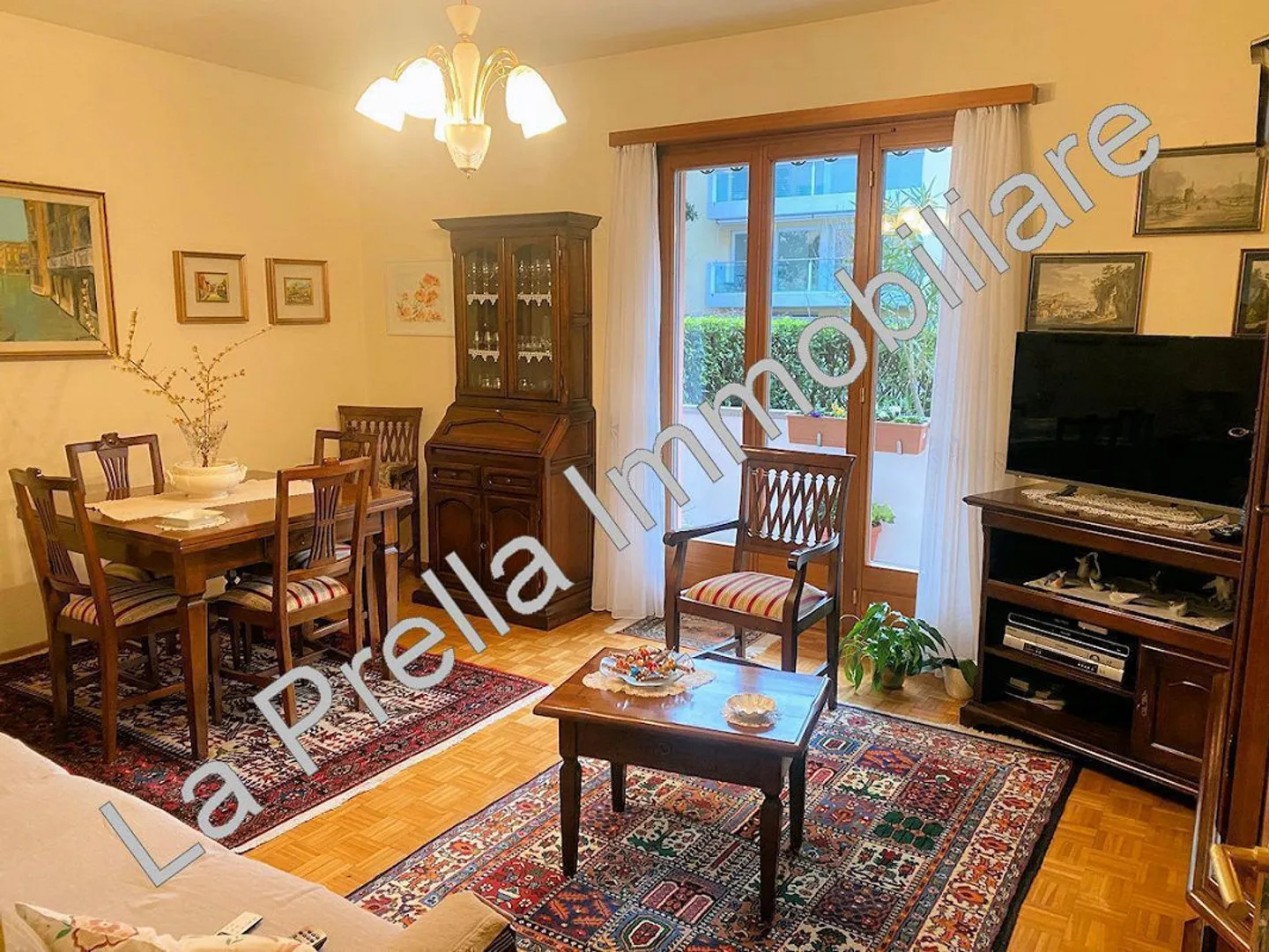 Mendrisio 3.5 spacious apartment a stone's throw from the center - Photo 1 of 10