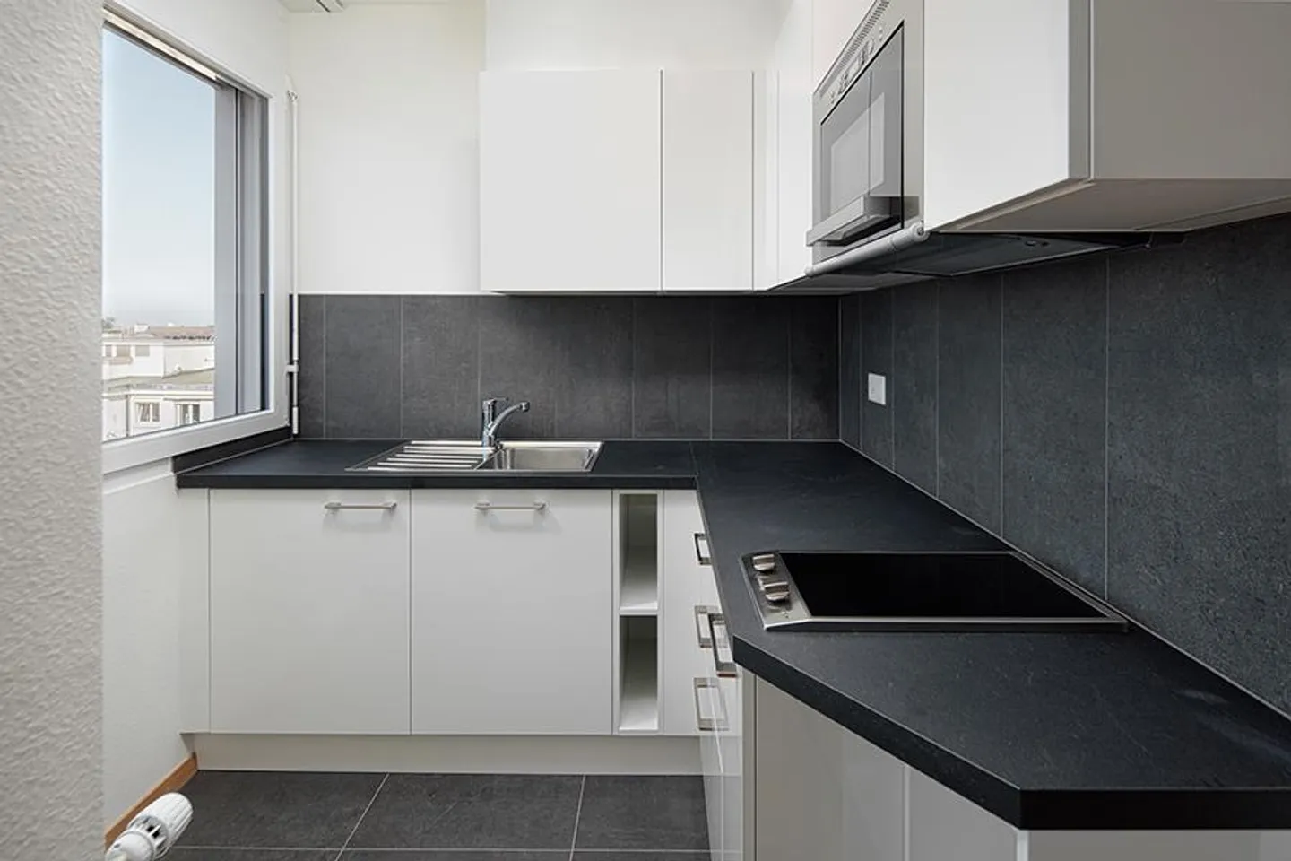 Studio unter dem Bahnhof, 2021 renoviert mit Blick auf den See - Foto 3 von 8