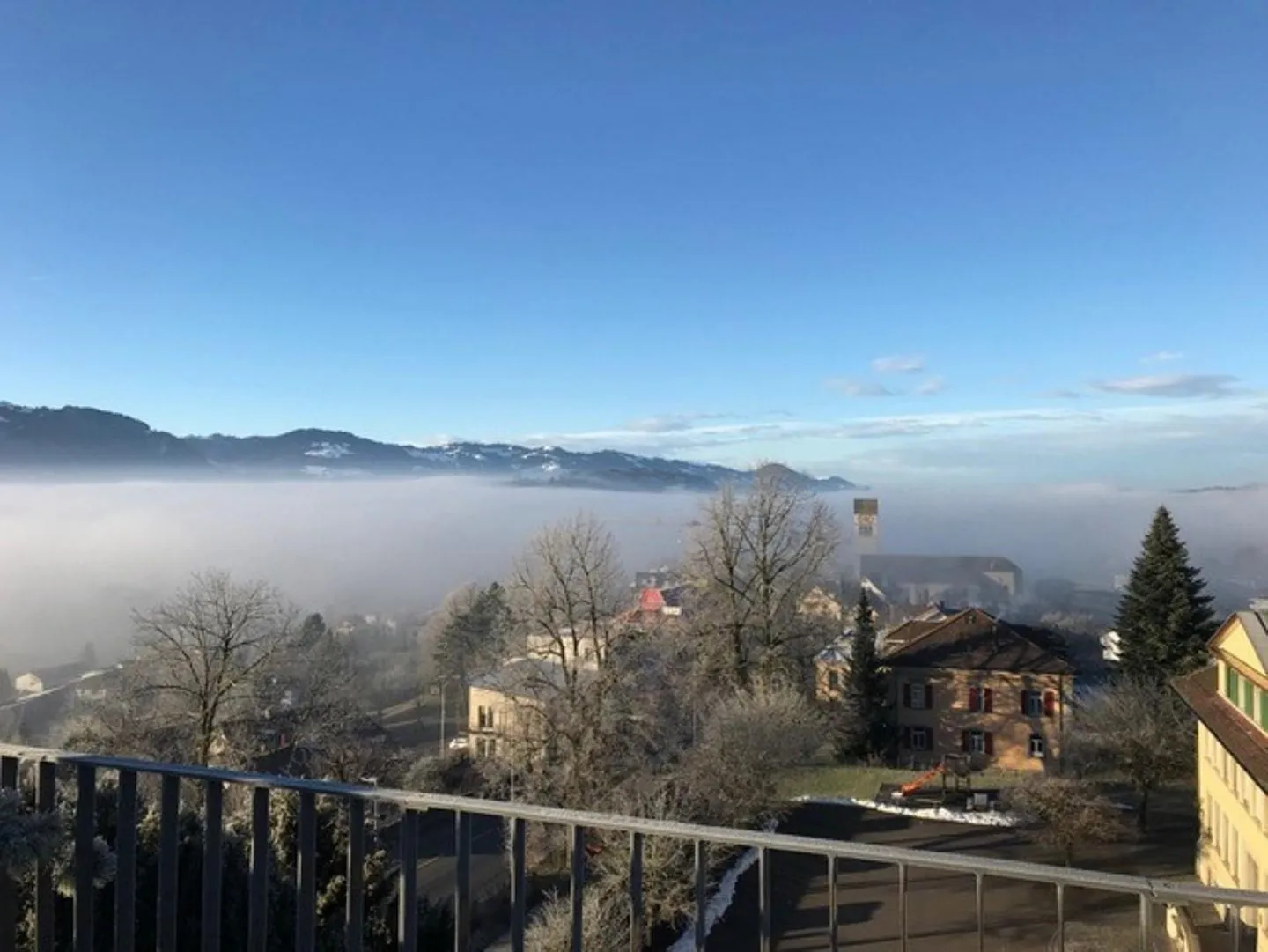 aussergewöhnliche Terrassenwohnung mit Seesicht - Foto 3 von 14
