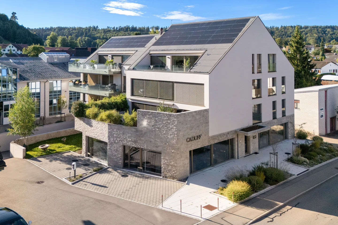 A Room of Perspectives: approx. 320 m2 for Your Business Idea - Photo 1 of 23