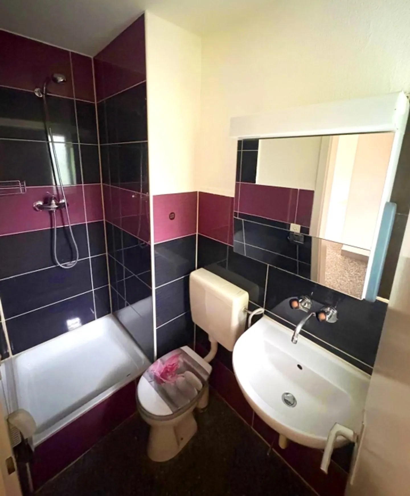 Superbe appartement pour une personne, idéalement situé - Photo 4 sur 4