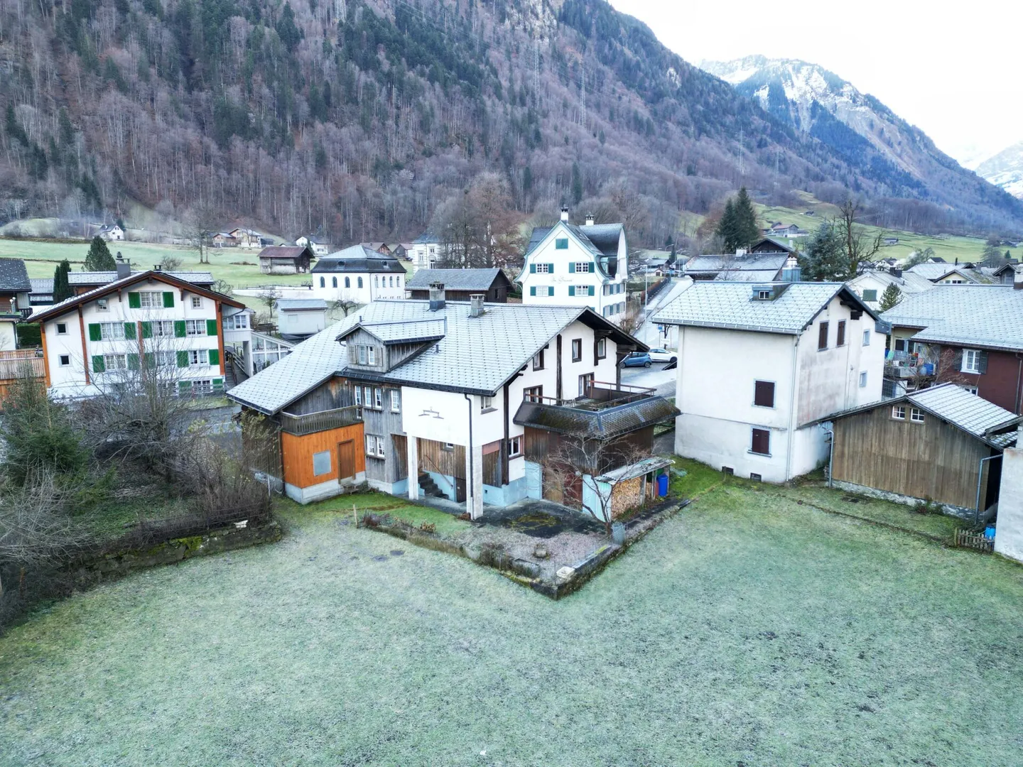 Dreamlike semi-detached family house in a beautiful and quiet location in Diesbach GL - Photo 4 of 20