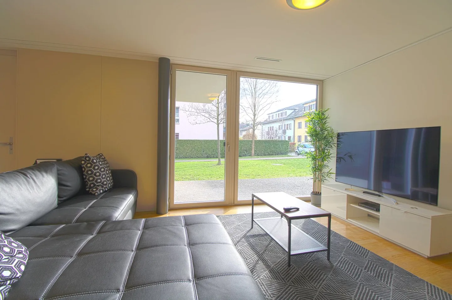 COMMUNITY STUDIO - Photo 13 of 13