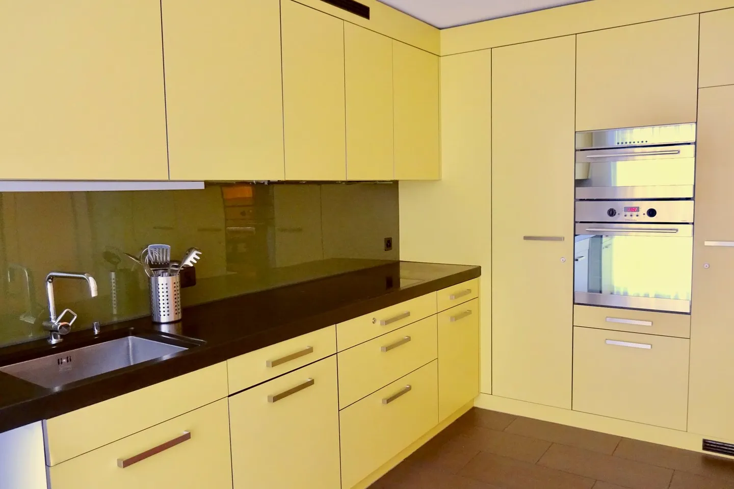 COMMUNITY STUDIO - Photo 7 of 13