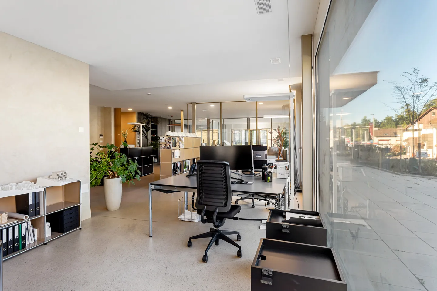 A Room of Perspectives: approx. 320 m2 for Your Business Idea - Photo 16 of 23