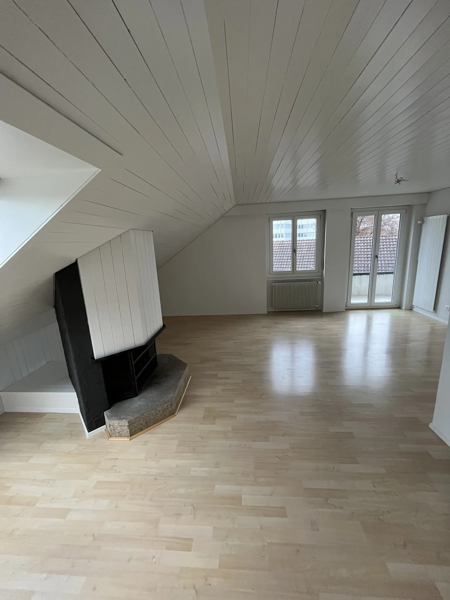 Moderne 3.5-Zimmer-Dachwohnung in Liebefeld – mit Balkon - Foto 2 von 9