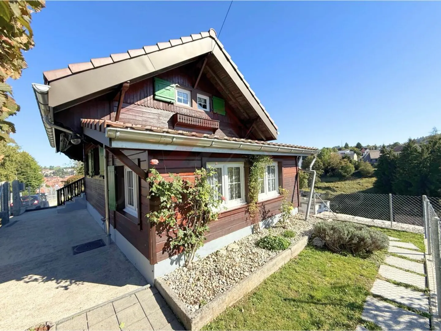 Charming Single-Family Home in La Chaux-de-Fonds - Preserved Authenticity and Modern Comfort - Photo 3 of 20