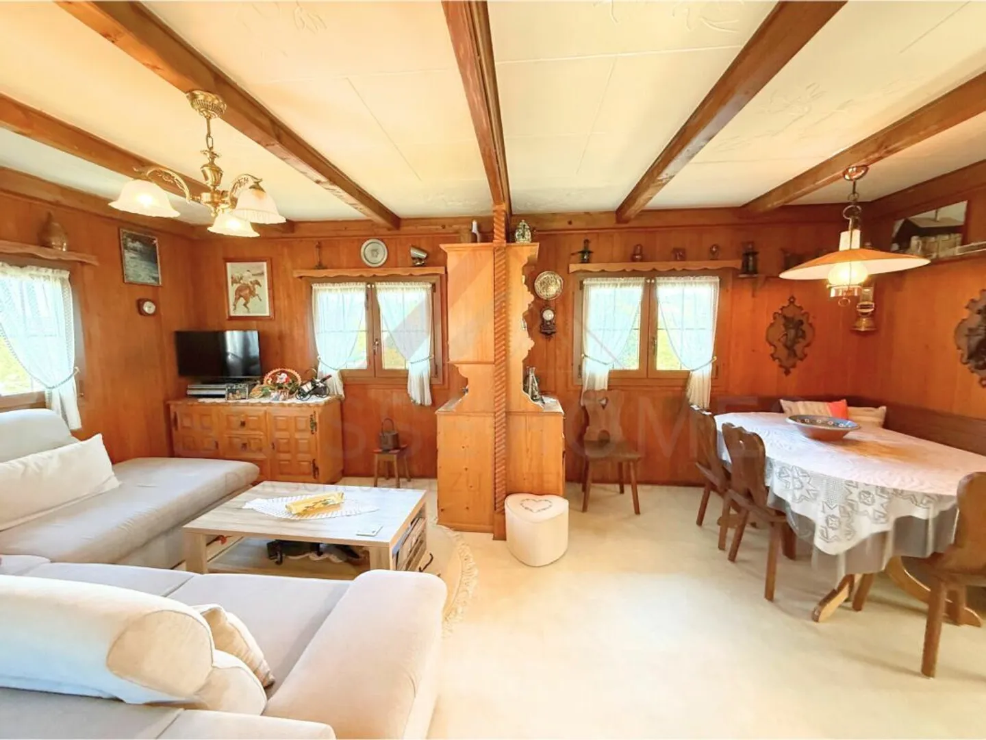 Charming Single-Family Home in La Chaux-de-Fonds - Preserved Authenticity and Modern Comfort - Photo 4 of 20