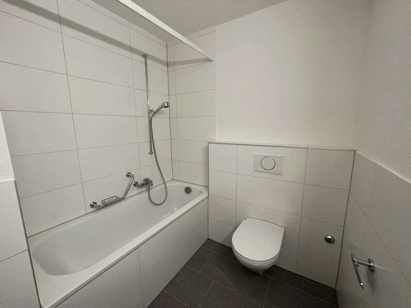 Moderne 3.5-Zimmer-Dachwohnung in Liebefeld – mit Balkon - Foto 5 von 9