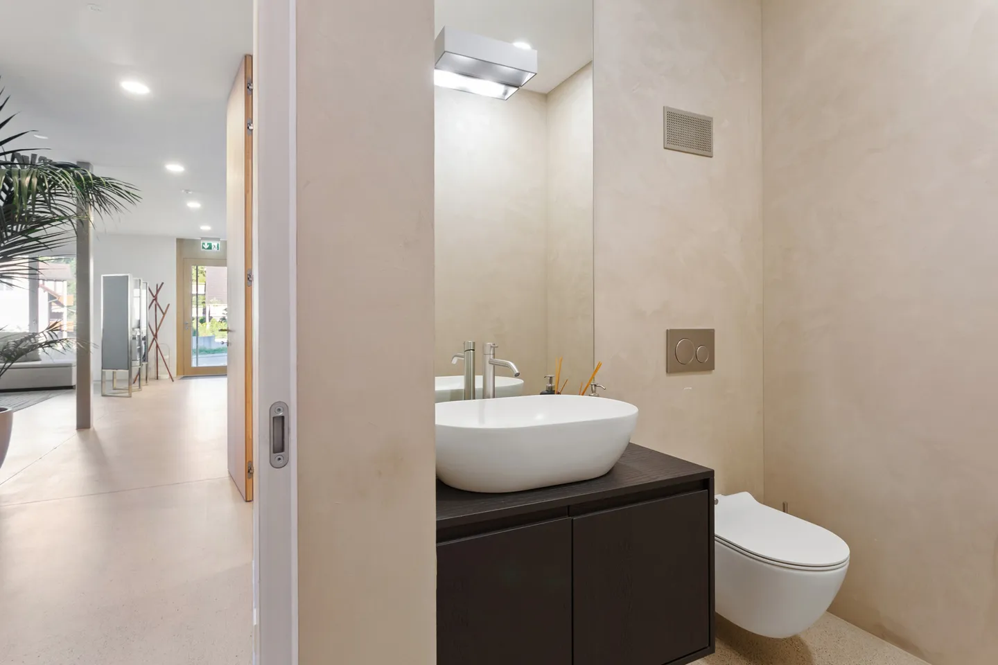 A Room of Perspectives: approx. 320 m2 for Your Business Idea - Photo 21 of 23