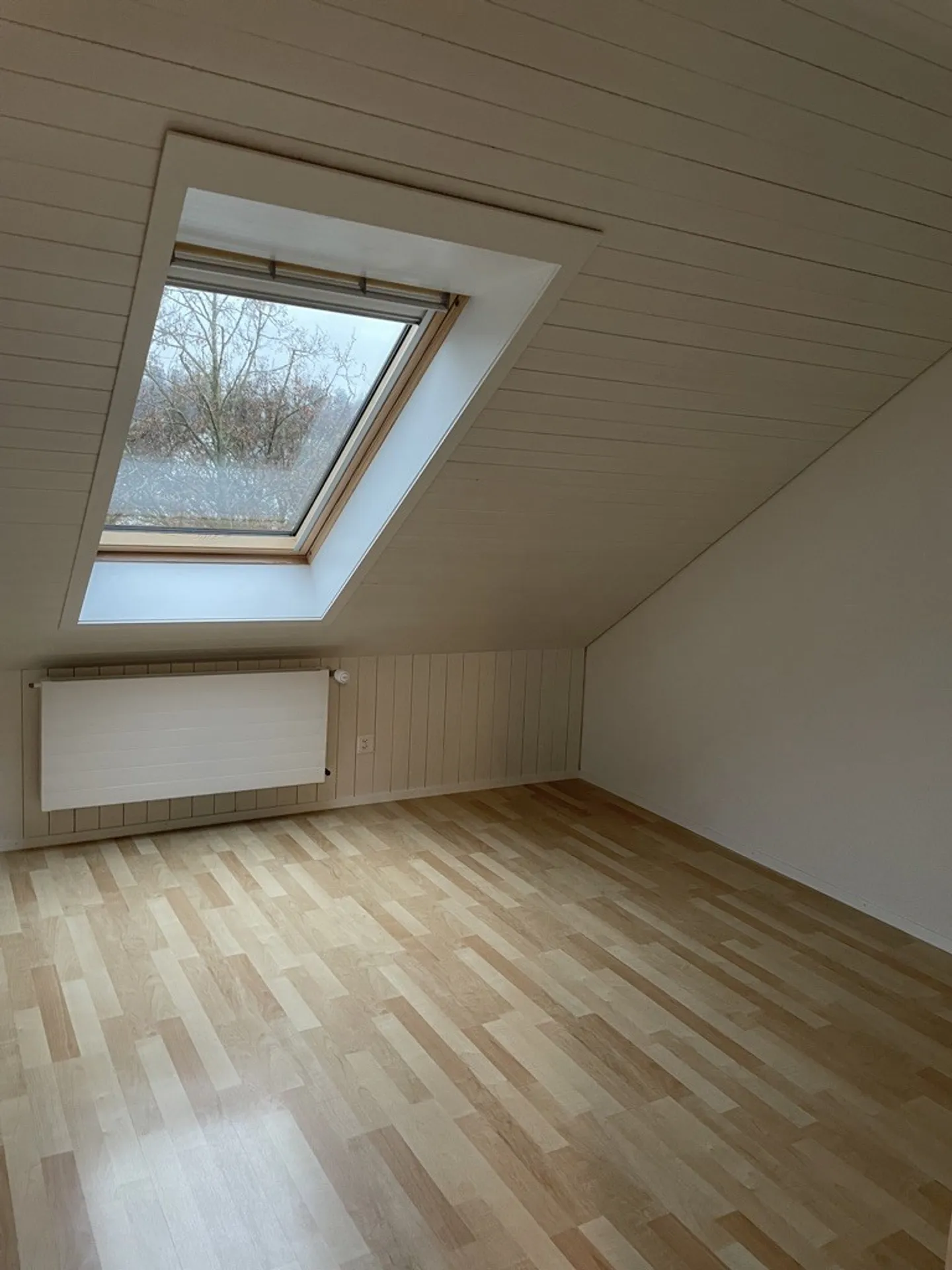 Moderne 3.5-Zimmer-Dachwohnung in Liebefeld – mit Balkon - Foto 6 von 9