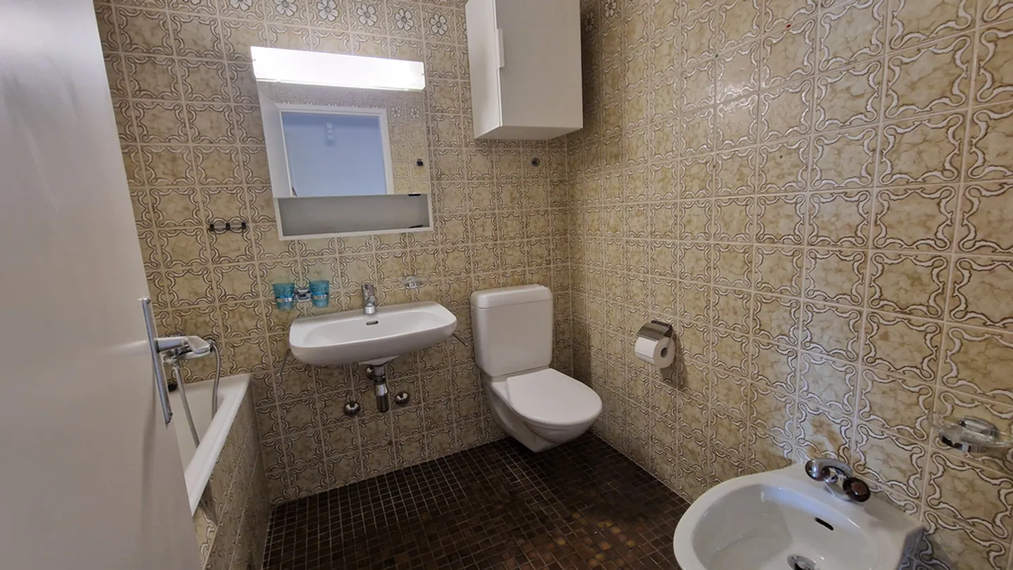 BOUCHET - 4 ROOMS BRIGHT ON THE 6TH FLOOR - Photo 7 of 8