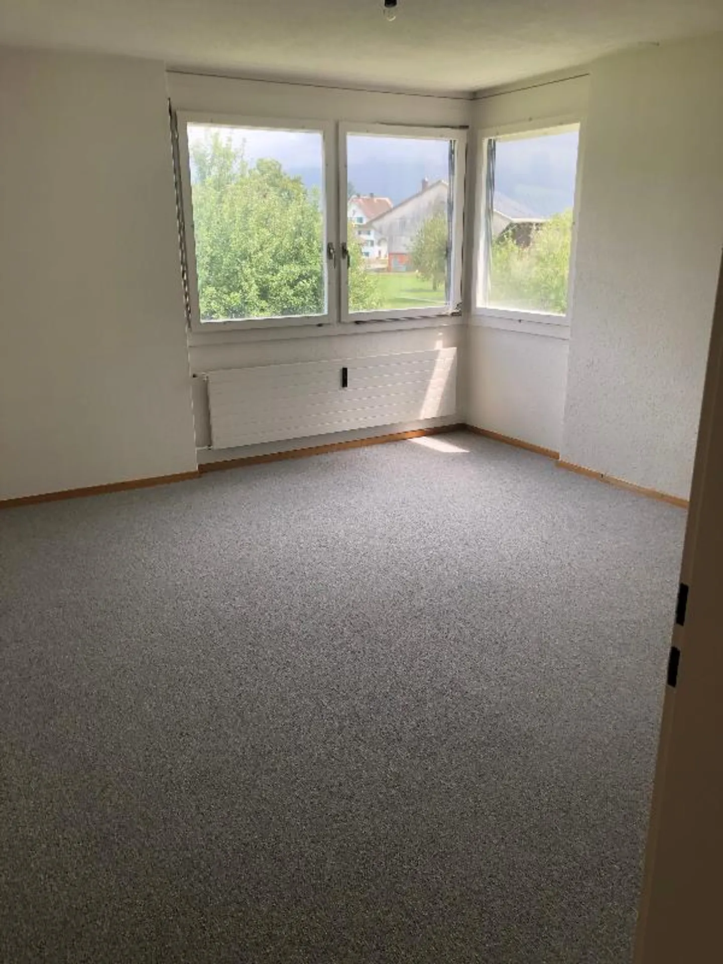 Apartment for rent - Photo 2 of 5