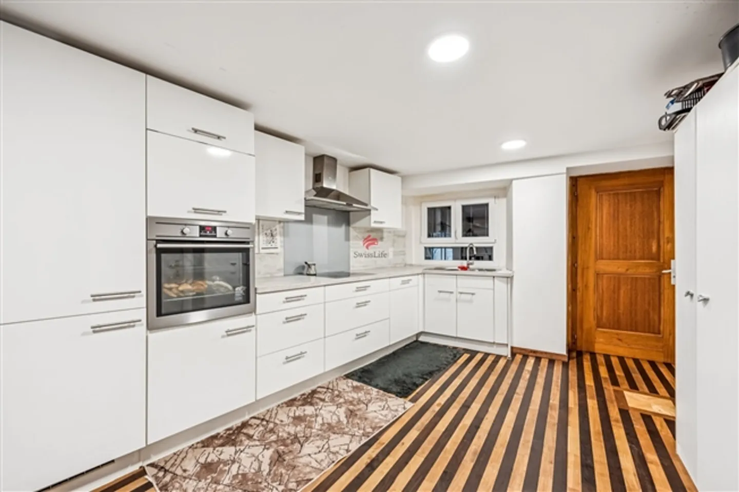 Affascinante casa plurifamiliare con reddito da locazione stabile - Foto 2 di 10