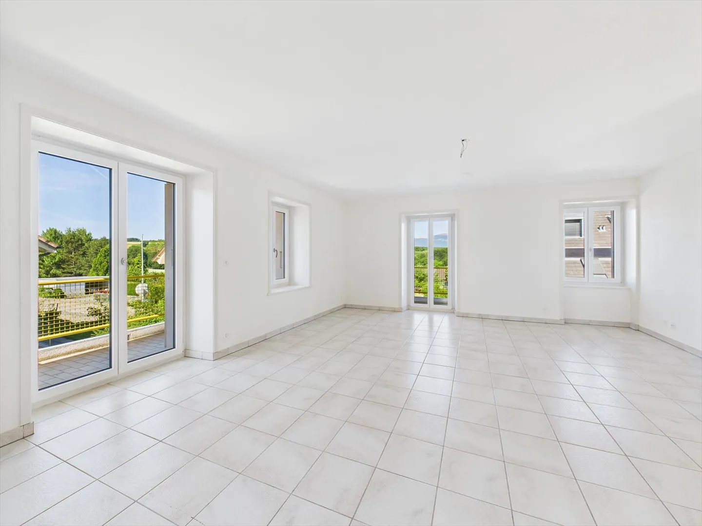 Charming 4.5-room apartment in Epautheyres - Photo 3 of 12
