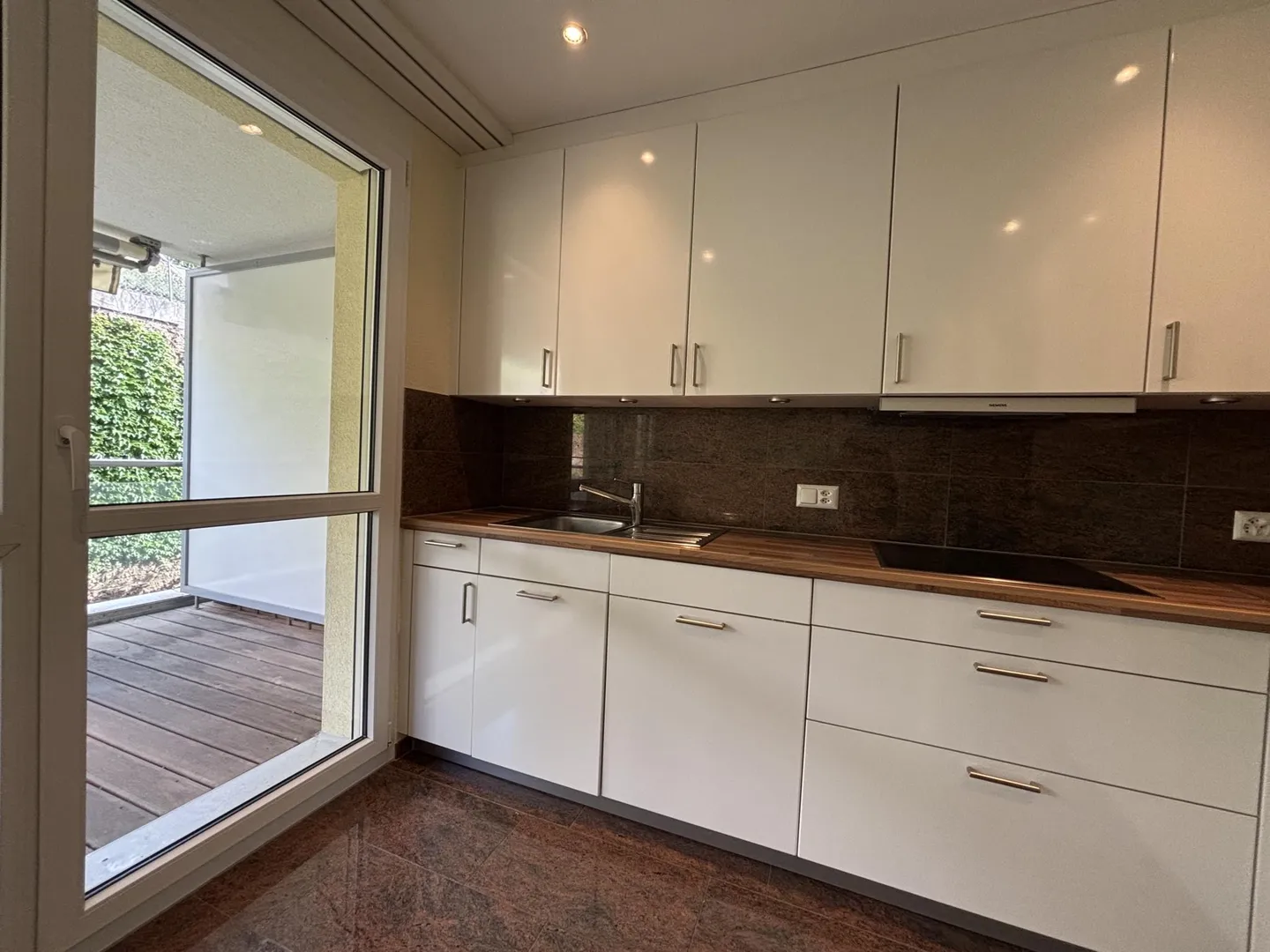 Spacious Apartment in Neuchâtel - Photo 4 of 9