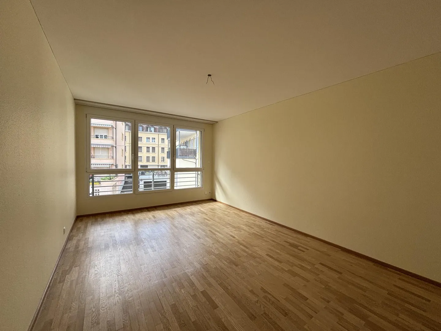 Spacious Apartment in Neuchâtel - Photo 5 of 9