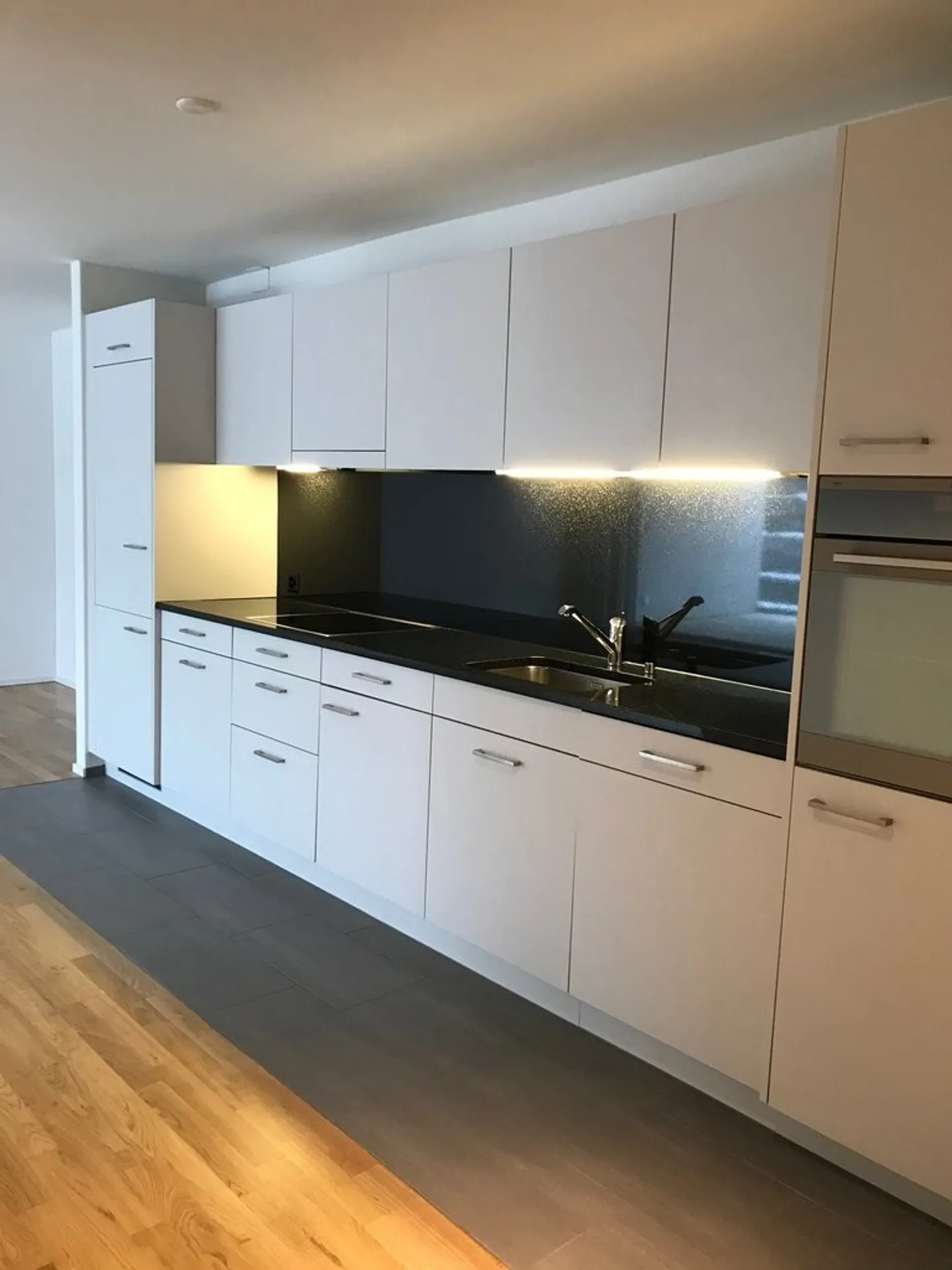 Moderne Wohnung mit Sitzplatz - Foto 1 von 5