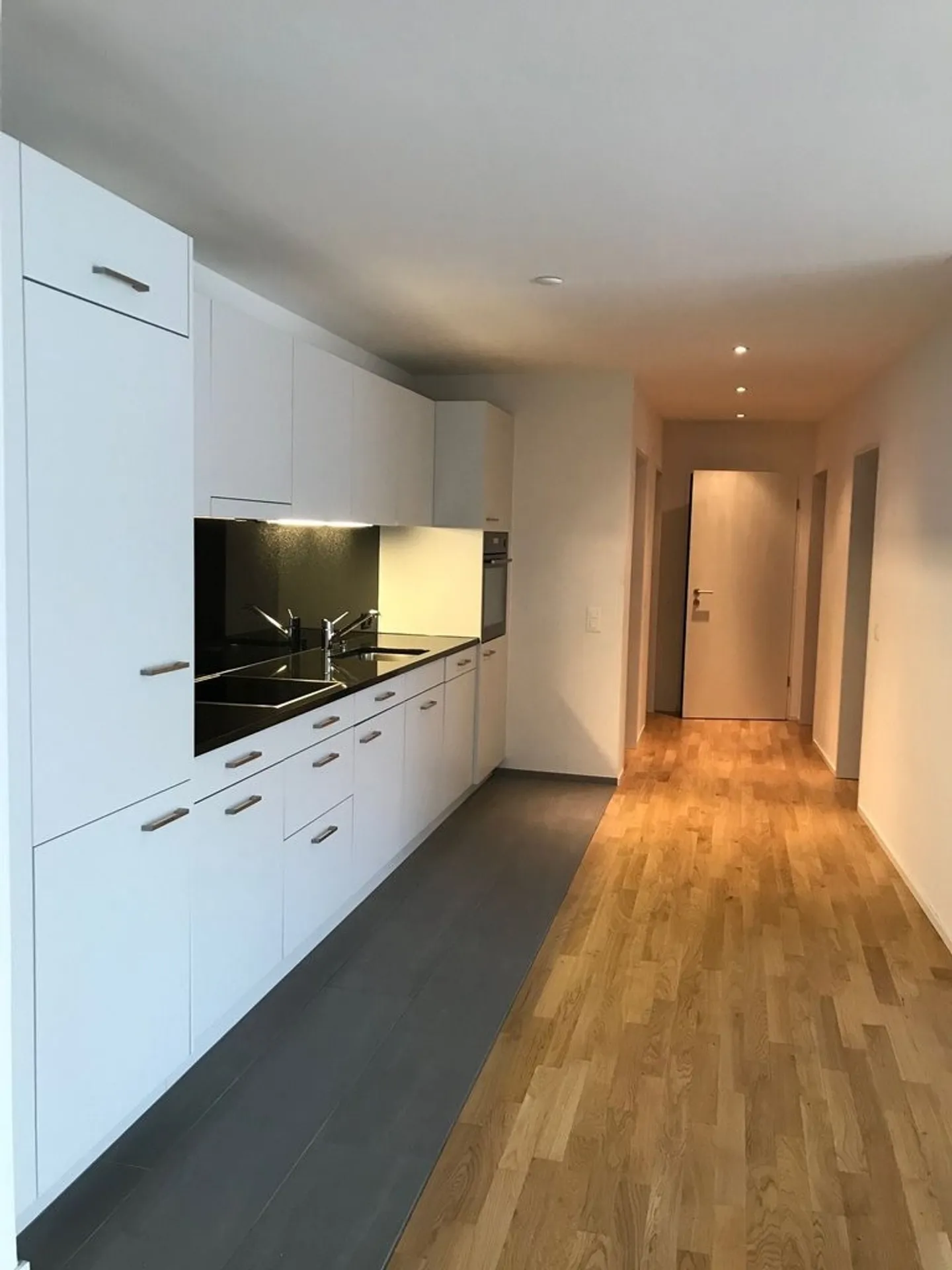 Moderne Wohnung mit Sitzplatz - Foto 2 von 5