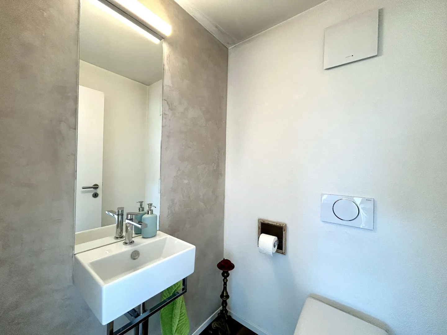 Dreamlike 6.5 Room Apartment with Whirlpool! - Photo 11 of 21