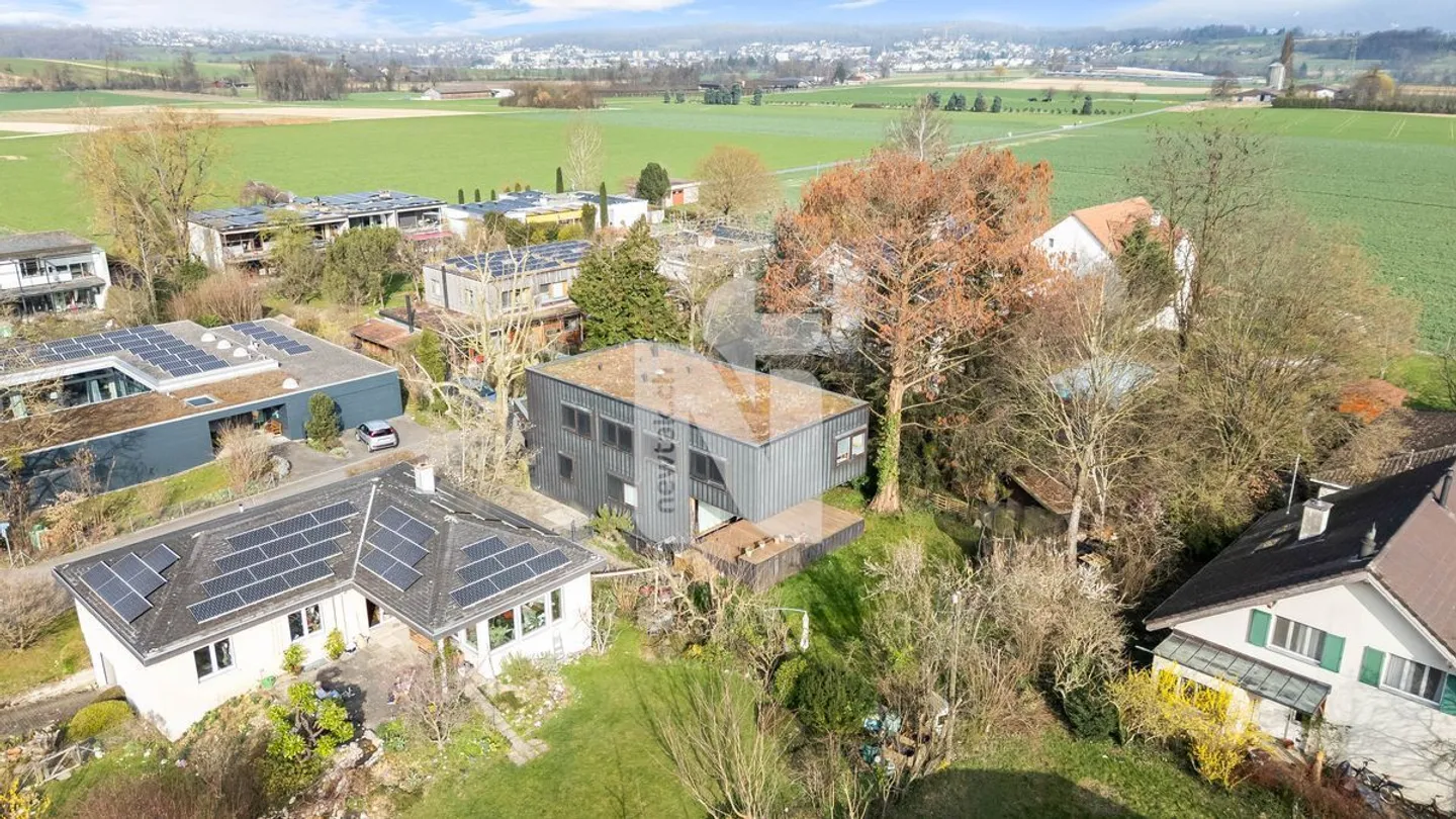 Tranquillo, adatto alle famiglie, moderno con giardino e design unico - Foto 2 di 13
