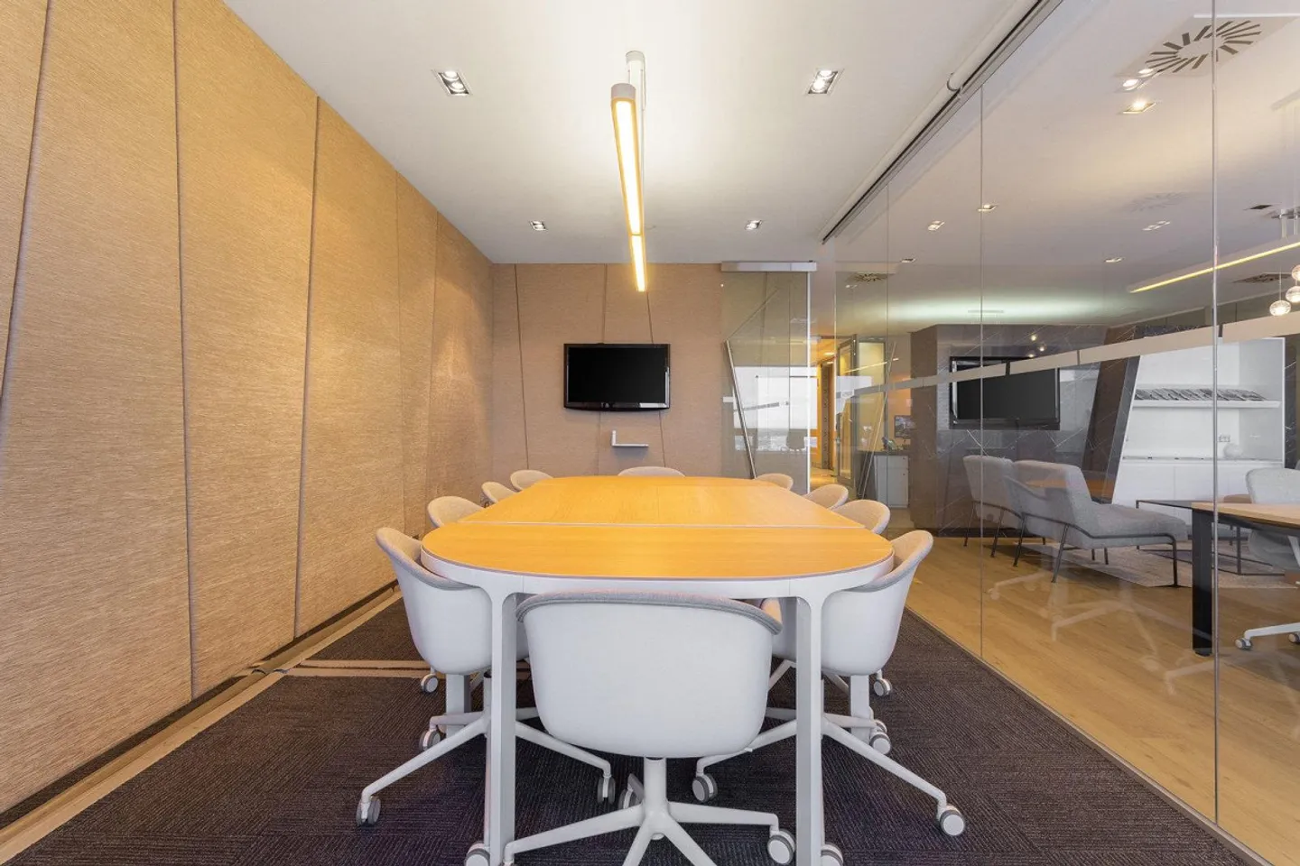 Private office space for 20 in Regus Spoom Glattpark - Photo 6 of 8