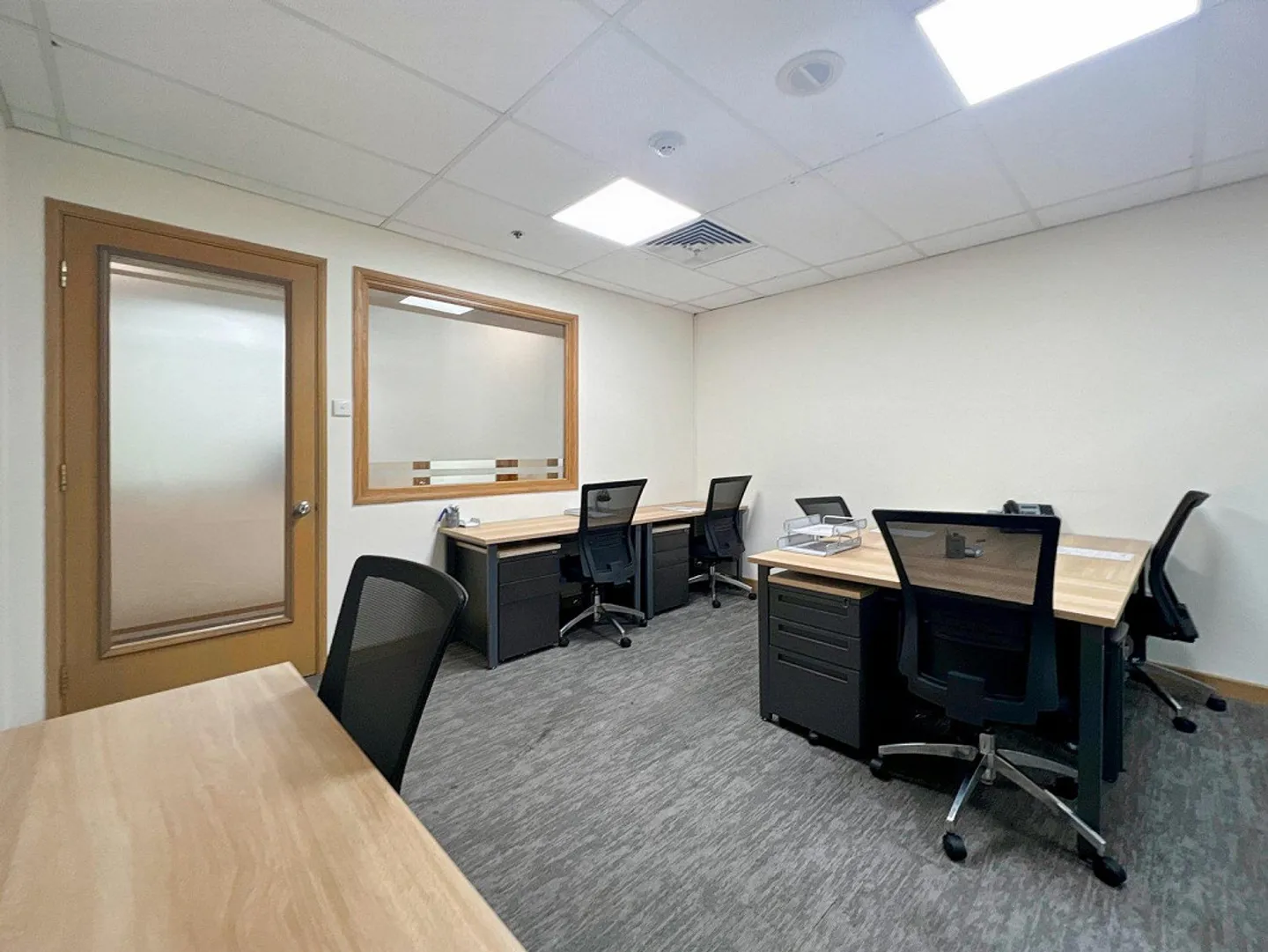 Private office space for 20 in Regus Spoom Glattpark - Photo 2 of 8