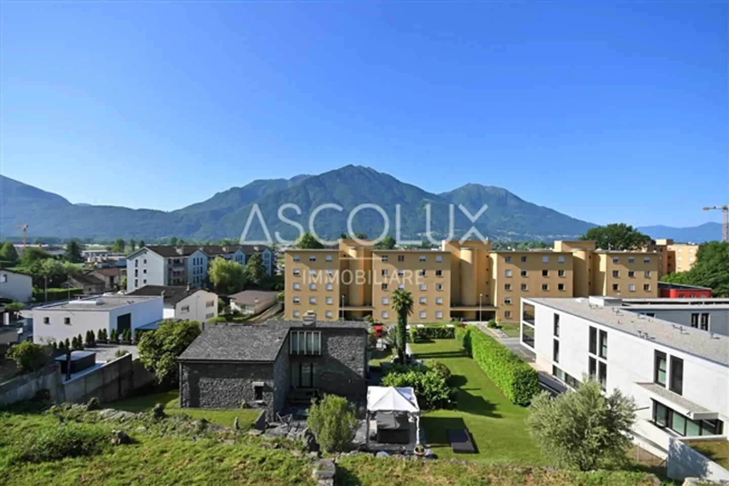 Terrain à bâtir de 1 070 m2 avec vue panoramique - Photo 2 sur 9